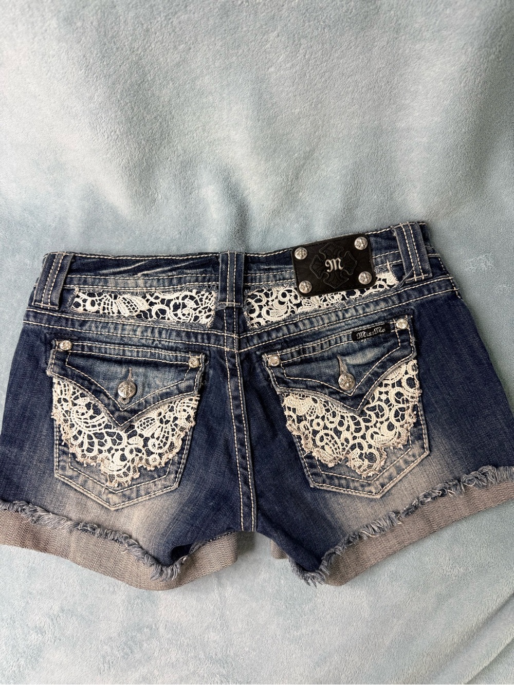 Miss me. Dark Blue Denim Shorts with White Crochet Pockets. #buckle jeans